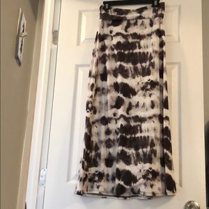 Black/white maxi skirt